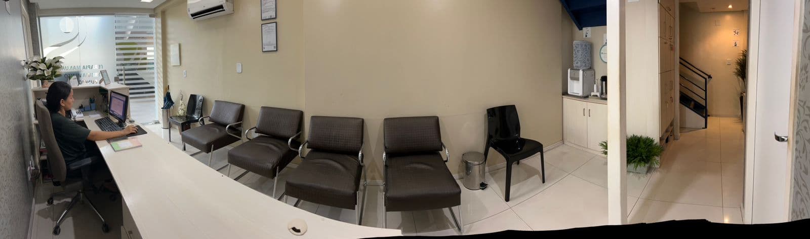 Recepção da clínica Santé — ambiente acolhedor